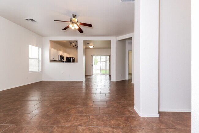 Foto del edificio - 15316 W Cortez St