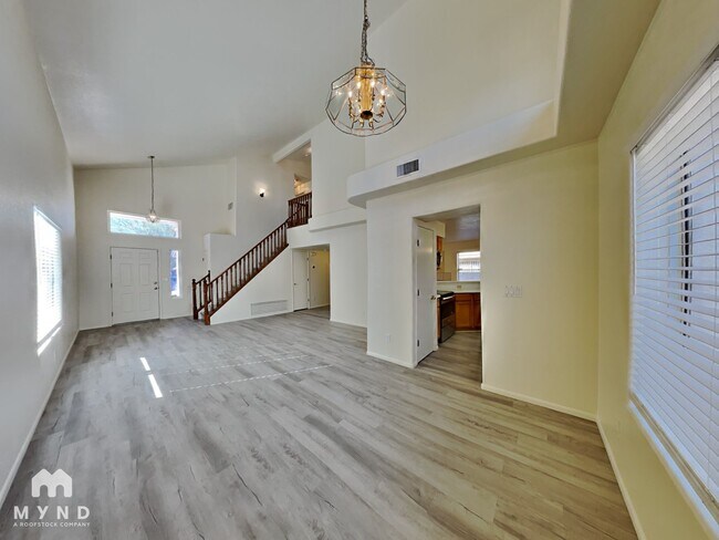 Building Photo - 9056 N Wild Eagle Ave