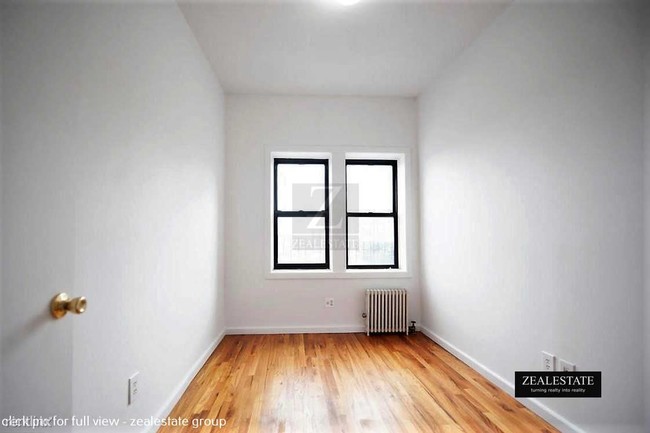 Building Photo - 2 br, 1 bath Apartment - 250 Van Brunt St