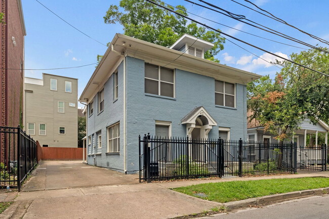 Building Photo - 412 Drew St