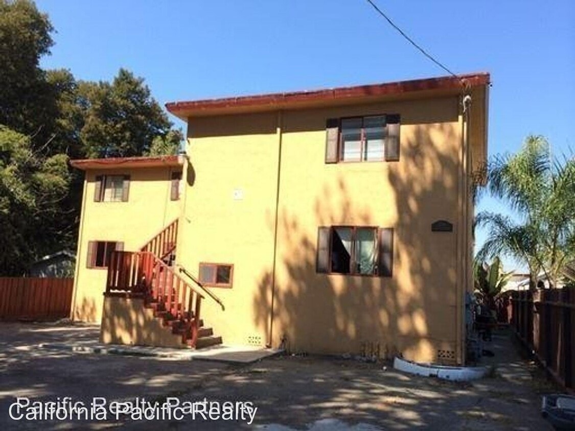 Primary Photo - 2323 82nd Ave