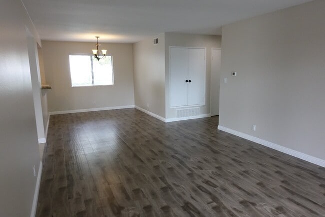 Photo - 465 S Ranch View Cir (Anaheim, CA) Apartment