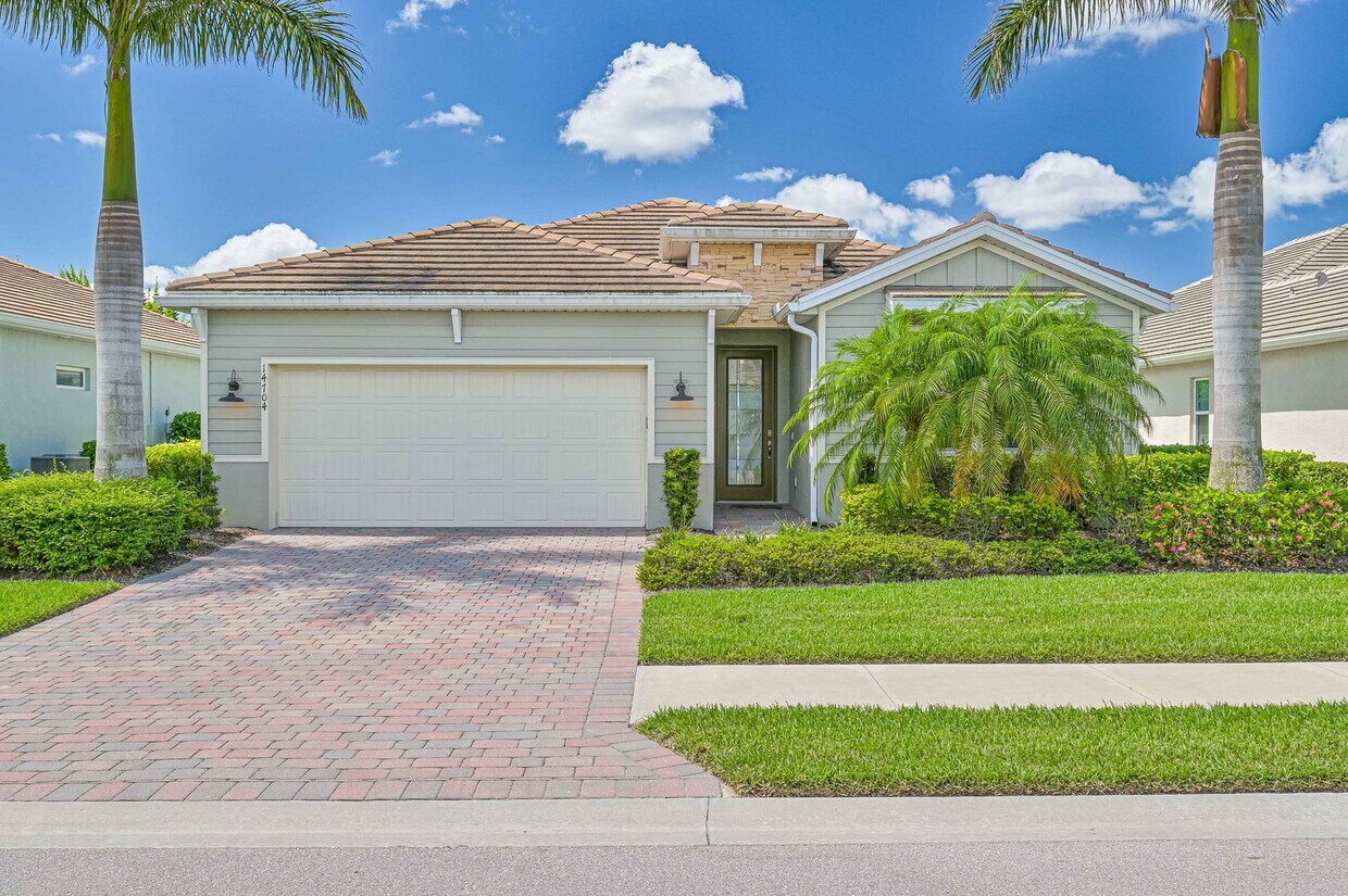 Foto principal - Naples Reserve! Annual Lease ~ Single Fami...