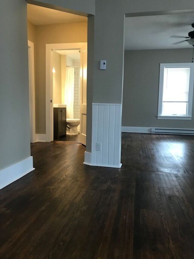 Foto del edificio - Beautiful Remodeled Three Bedroom Home on ...