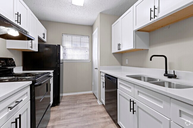 Interior Photo - Arlington Oaks Apartment Homes