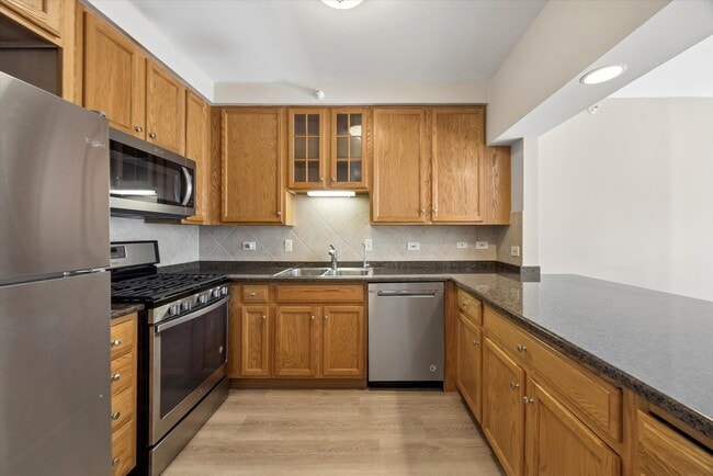 Foto del edificio - 630 N State St