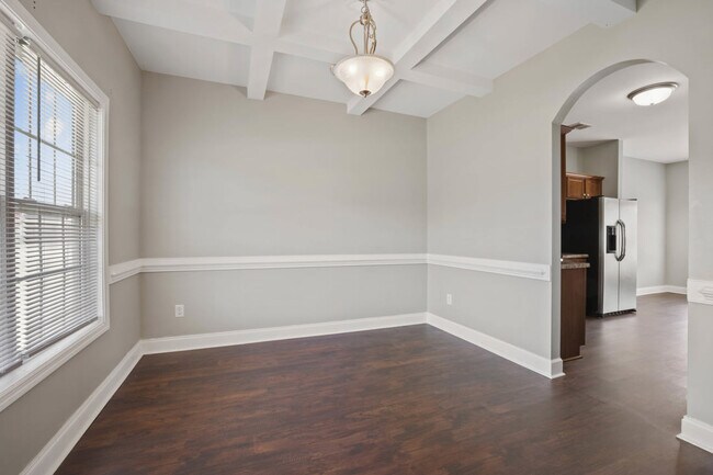 Foto del edificio - 121 Feathers Ln