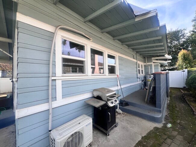 Foto del edificio - 1826 Lincoln Ave