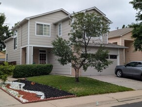 Building Photo - 12773 E Wyoming Pl