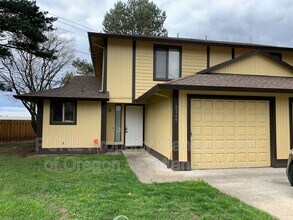 Building Photo - 2143 SW Townsend Ct