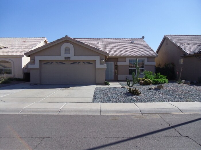 Primary Photo - 3 bed 2 bath single level house in core Ch...