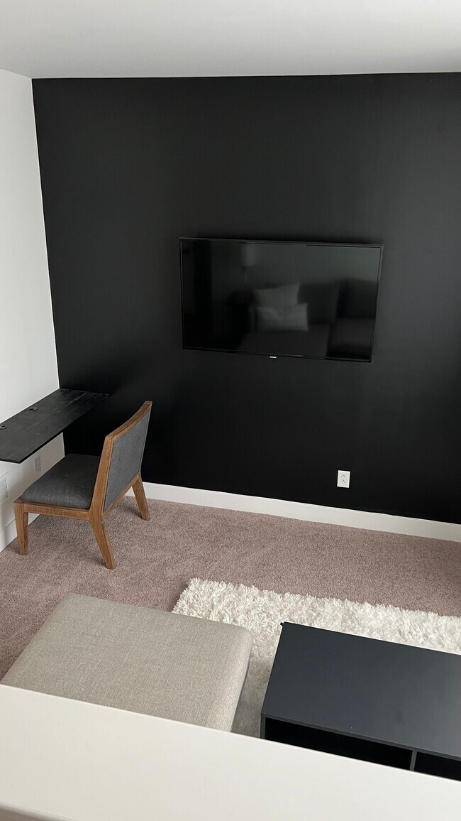 Foto del edificio - 1722 E 10th St