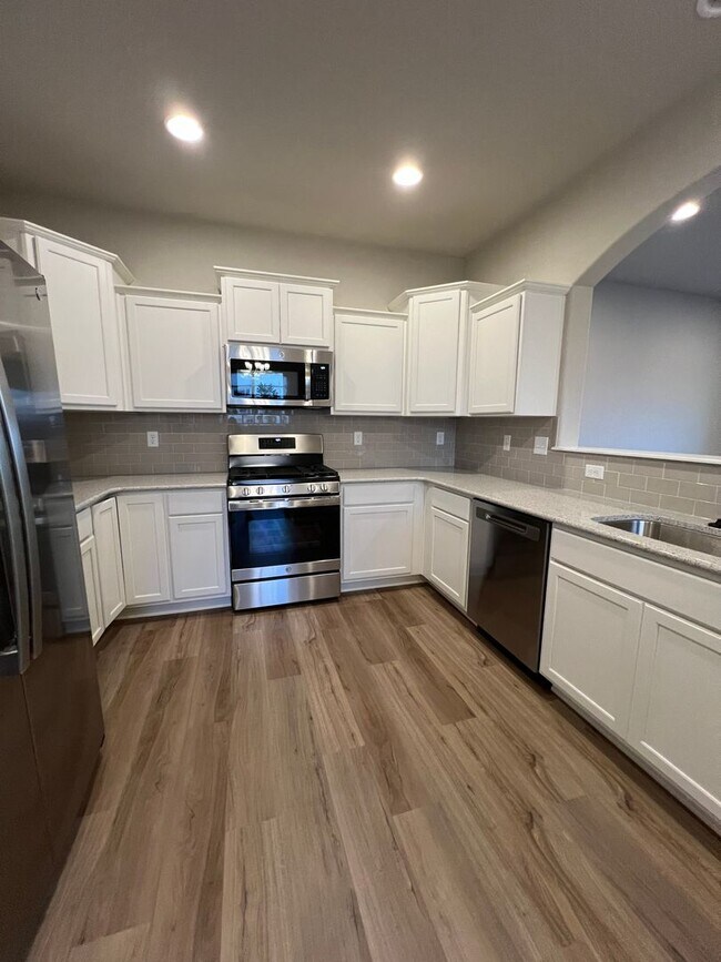 Foto del edificio - Newly Built Larson Ranch Townhome