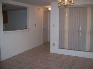 Building Photo - 3/3 Townhouse in Rockwood Villas – Great Location Near Bus Stop to UF!