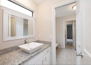 Building Photo - 946 Holbrook Cir