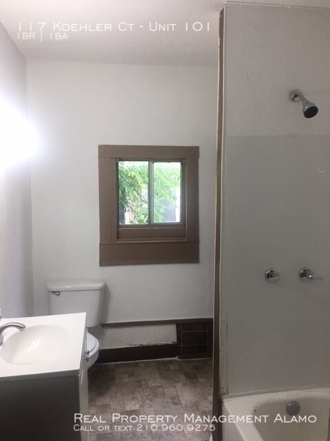 Foto del edificio - Charming Efficiency Located Near Downtown!