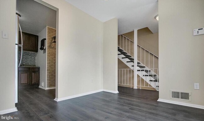 Building Photo - 168 Daimler Dr