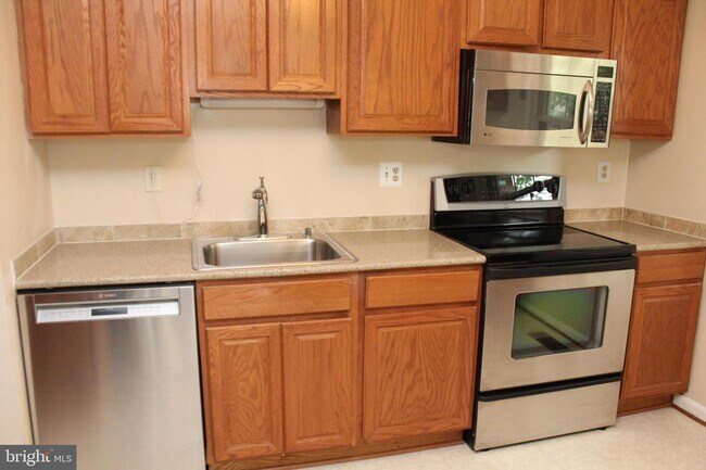 Building Photo - 9613 Masterworks Dr