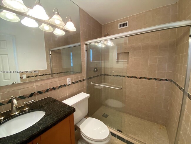 Building Photo - 3842 NE 171 St