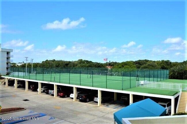 Foto del edificio - 8700 Ridgewood Ave