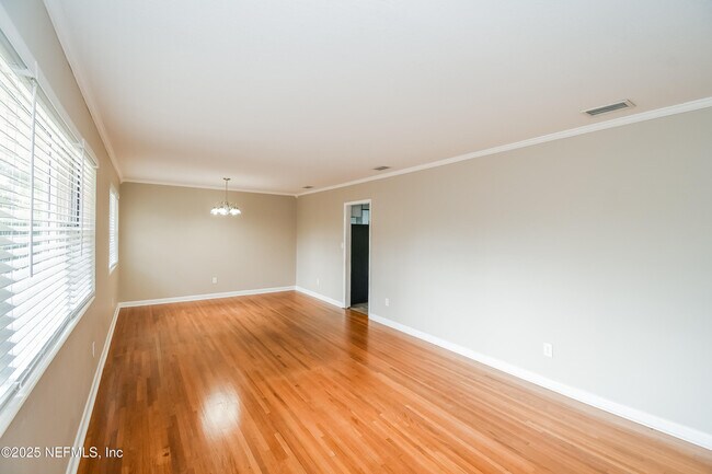 Building Photo - 1921 Buff Ln