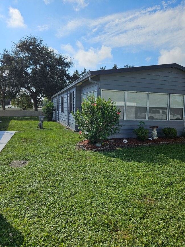 Foto del edificio - 2 bedroom 2 bath home int the beautiful La...