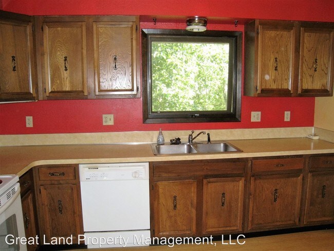 Building Photo - 3 br, 1.5 bath House - 17111 Meadow Creek