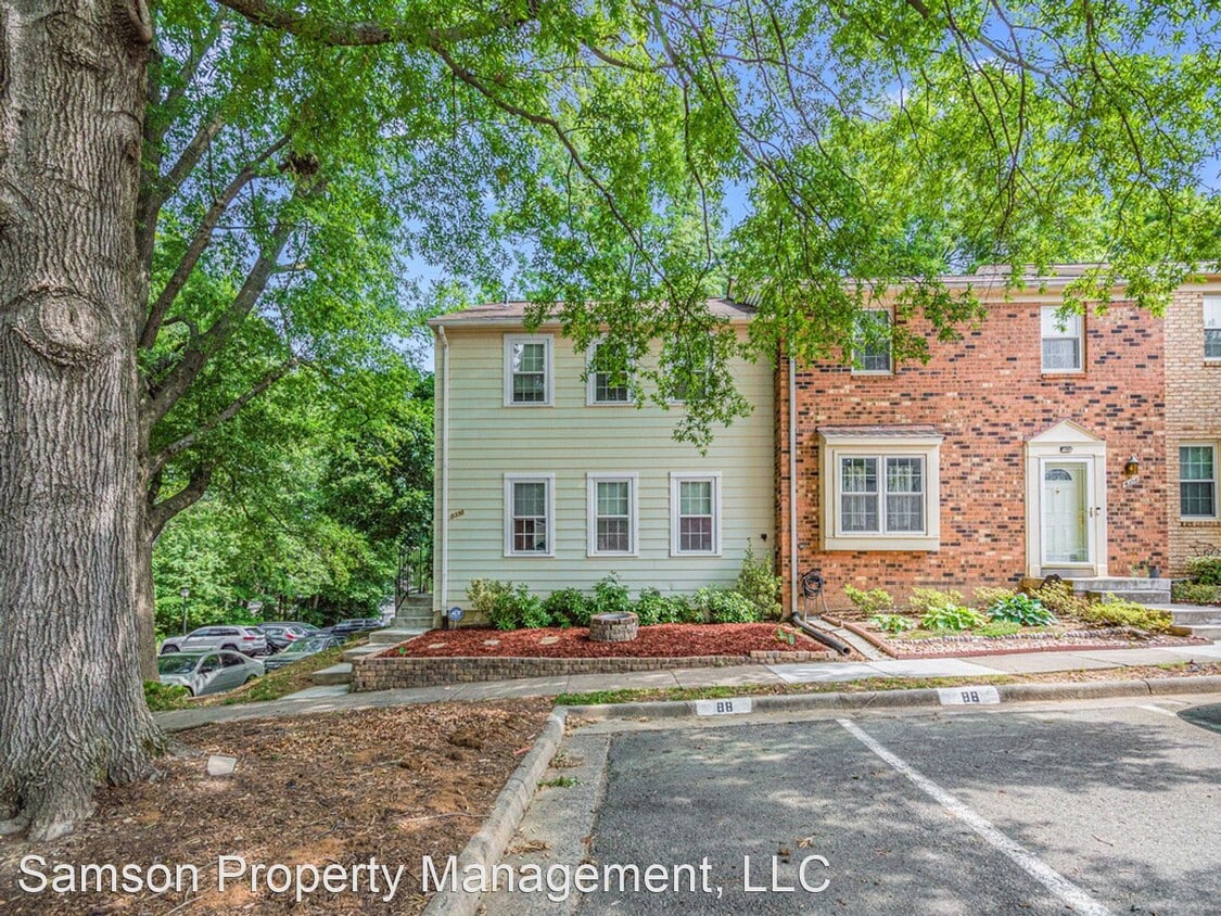 8358 Stationhouse Ct, Lorton, VA 22079 House Rental in Lorton, VA