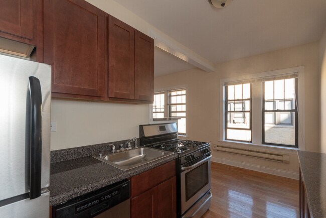 Building Photo - 2842 Orchard