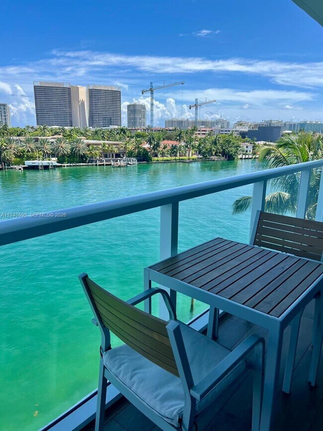 Photo - 9821 E Bay Harbor Dr Apartment