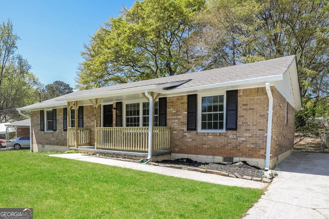 Foto del edificio - 8143 Huntington Dr