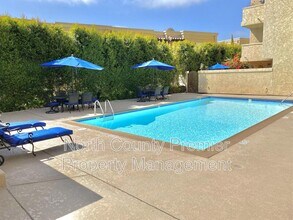 Building Photo - 2420 Torrey Pines Rd