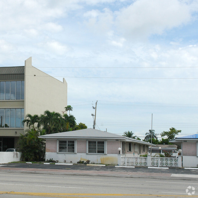 Building Photo - Saba Apartments