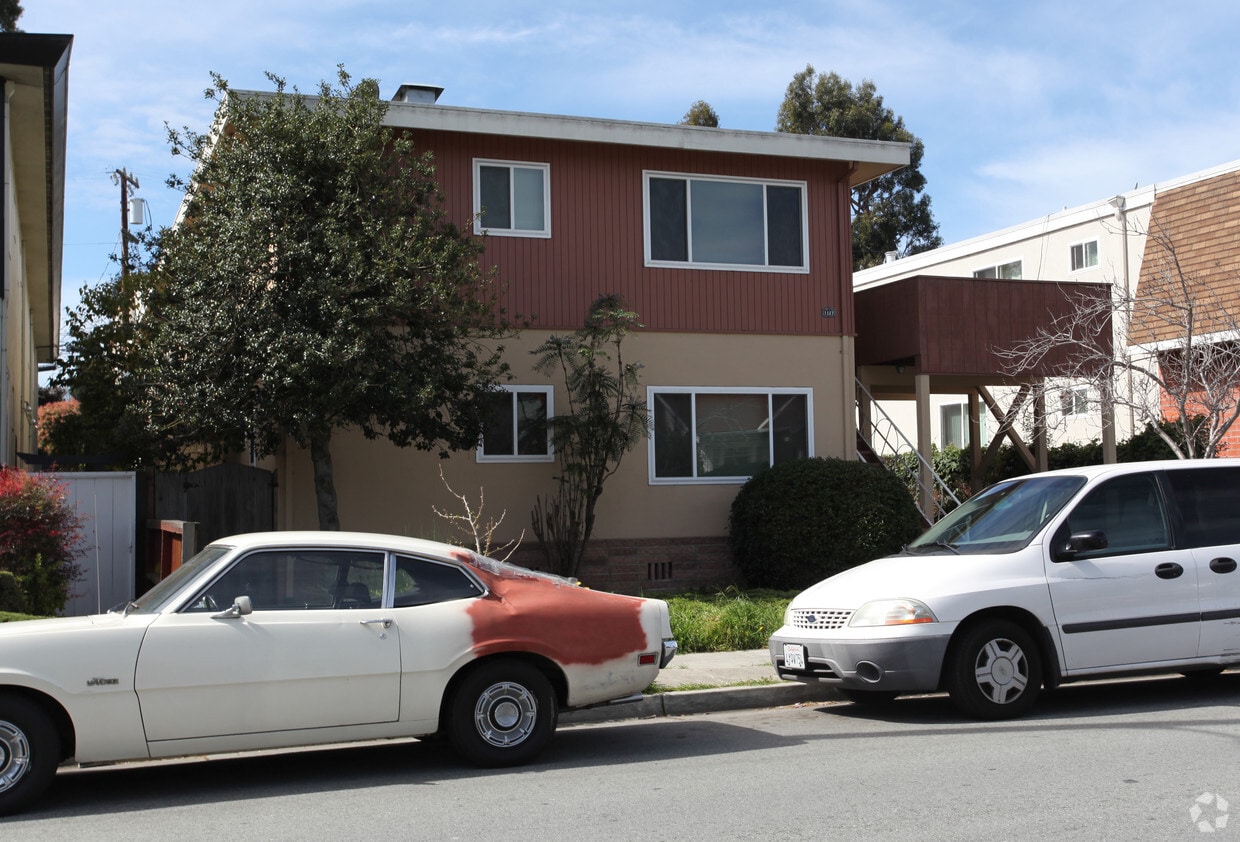 Building Photo - 1127 Capuchino Ave