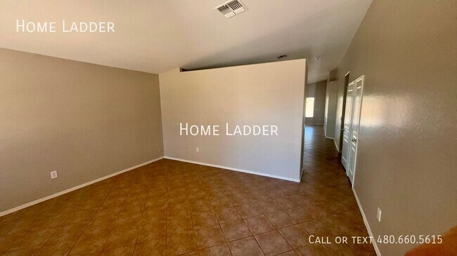 Building Photo - 2349 Oakmont Ln