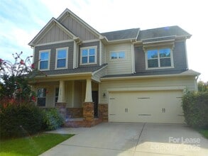 Building Photo - 3038 Oakmere Rd