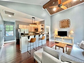 Building Photo - 2637 Chesterfield Ave