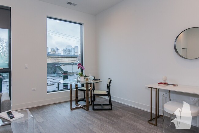 Foto del edificio - 853 North Larrabee #405 - Studio river North