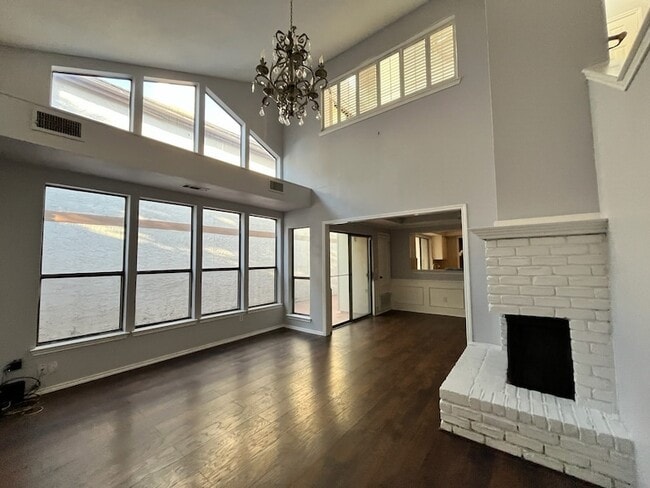 Foto del edificio - 17084 Westgrove Dr
