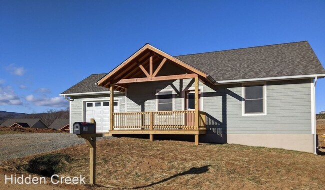 Building Photo - 2 br, 2.5 bath House - 130 Morgan Place