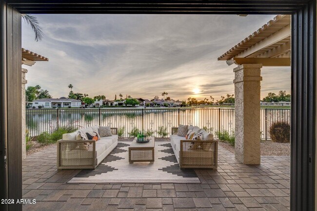 Foto del edificio - 8556 N 84th St