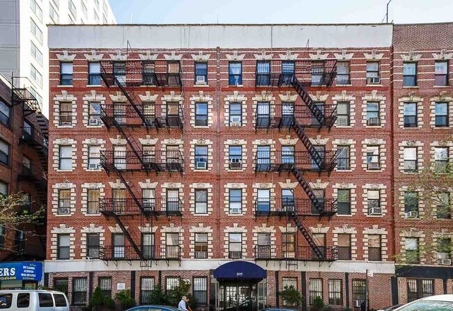 Foto del edificio - 305 E 95th St
