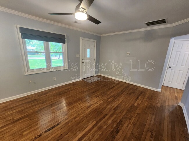 Building Photo - 1222 Crestwood Dr SE