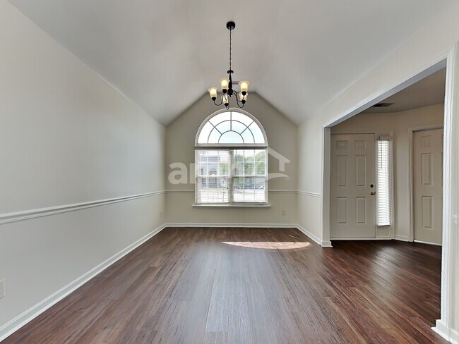 Foto del edificio - 5145 Chasteal Trail