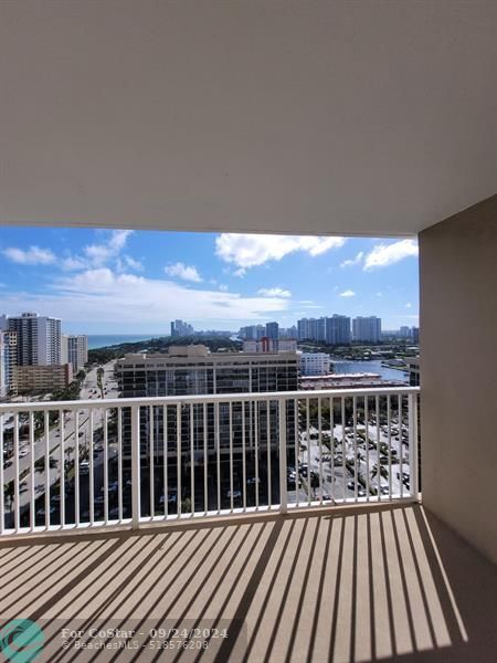 Foto del edificio - 1985 S Ocean Dr