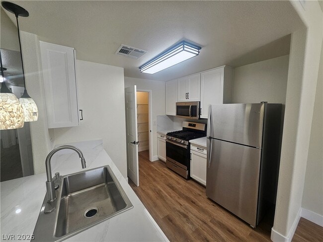 Foto del edificio - 8250 N Grand Canyon Dr