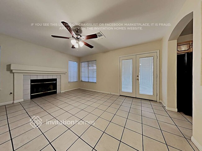 Foto del edificio - 7720 Fall Cliff Rd