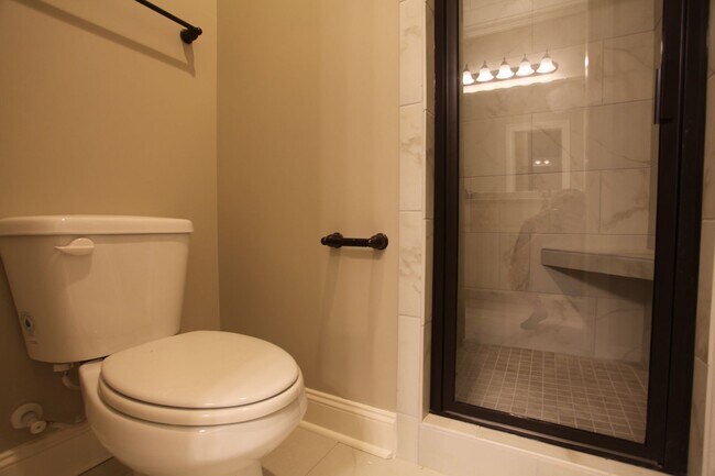 Foto del edificio - Townhome at Runningvine!