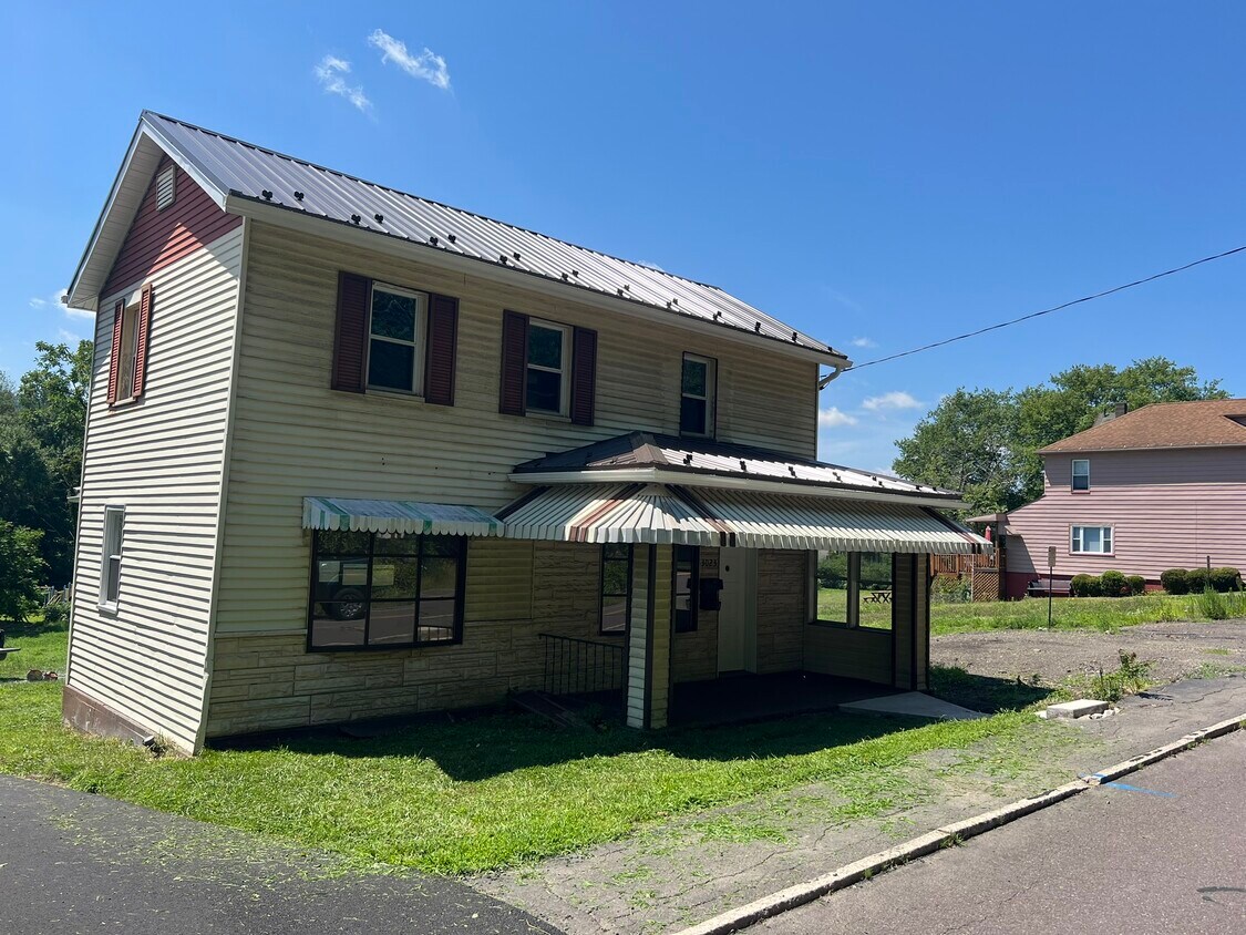 Primary Photo - 3023 S Main St