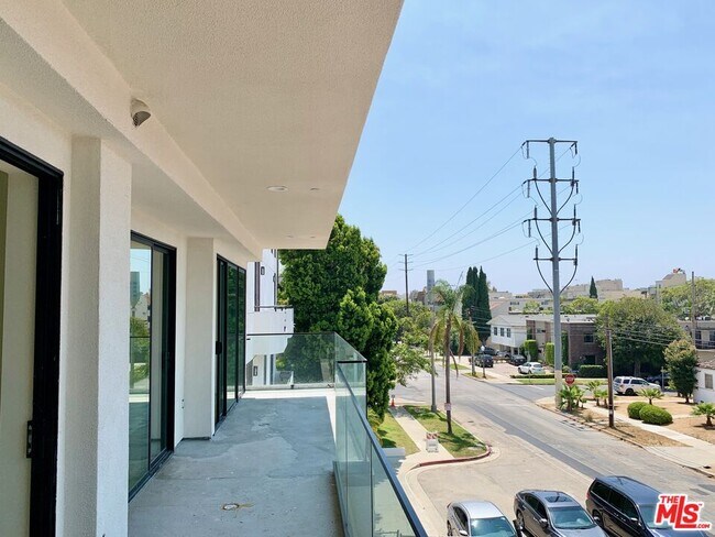 Foto del edificio - 1822 Overland Ave